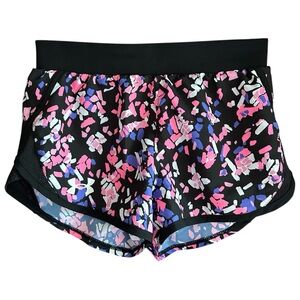 Under Armour size small (8) Shorts